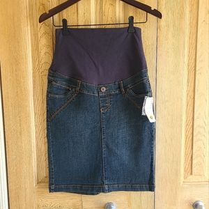 Maternity skirt size